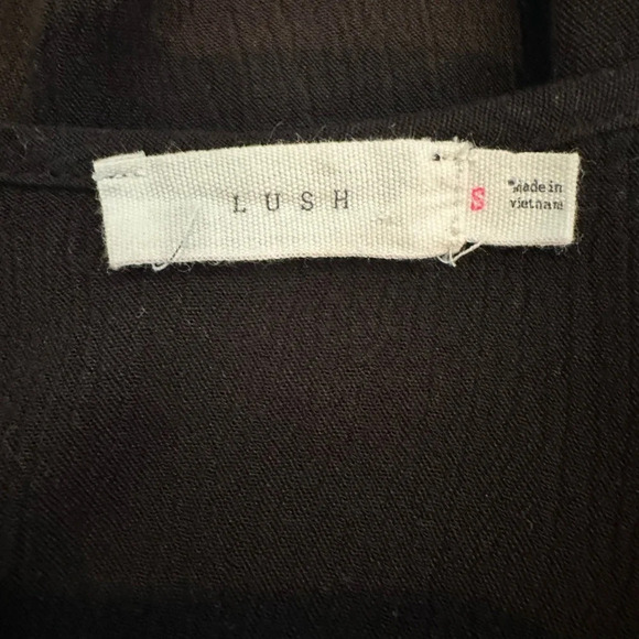 Lush size small black cropped tank top crochet tank top - Picture 6 of 6